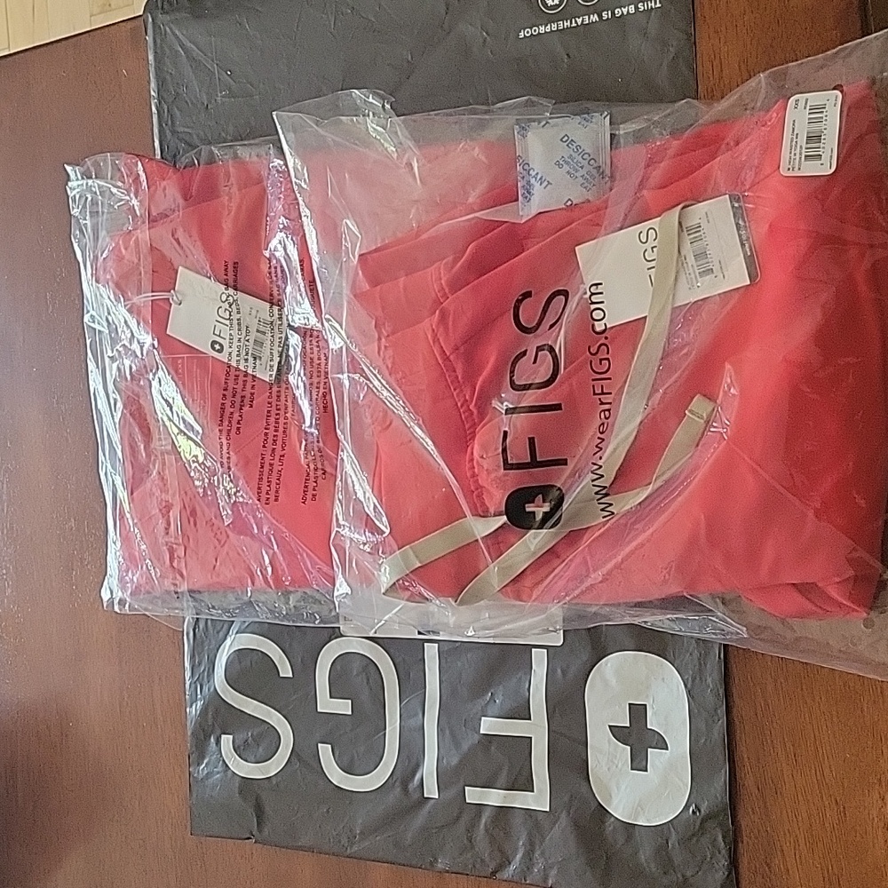 Figs Women's Scrub Top and Jogger Set in Coral Red